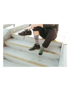 Calze MERGE4 Jimbo Phillips Sick Stick Taglia Large Dal 40,5 Al 47 7 Calze MERGE4 Jimbo Phillips Sick Stick Taglia Large Dal 40,5 Al 47 -Negozio Di Skate calze merge4 jimbo phillips sick stick 2